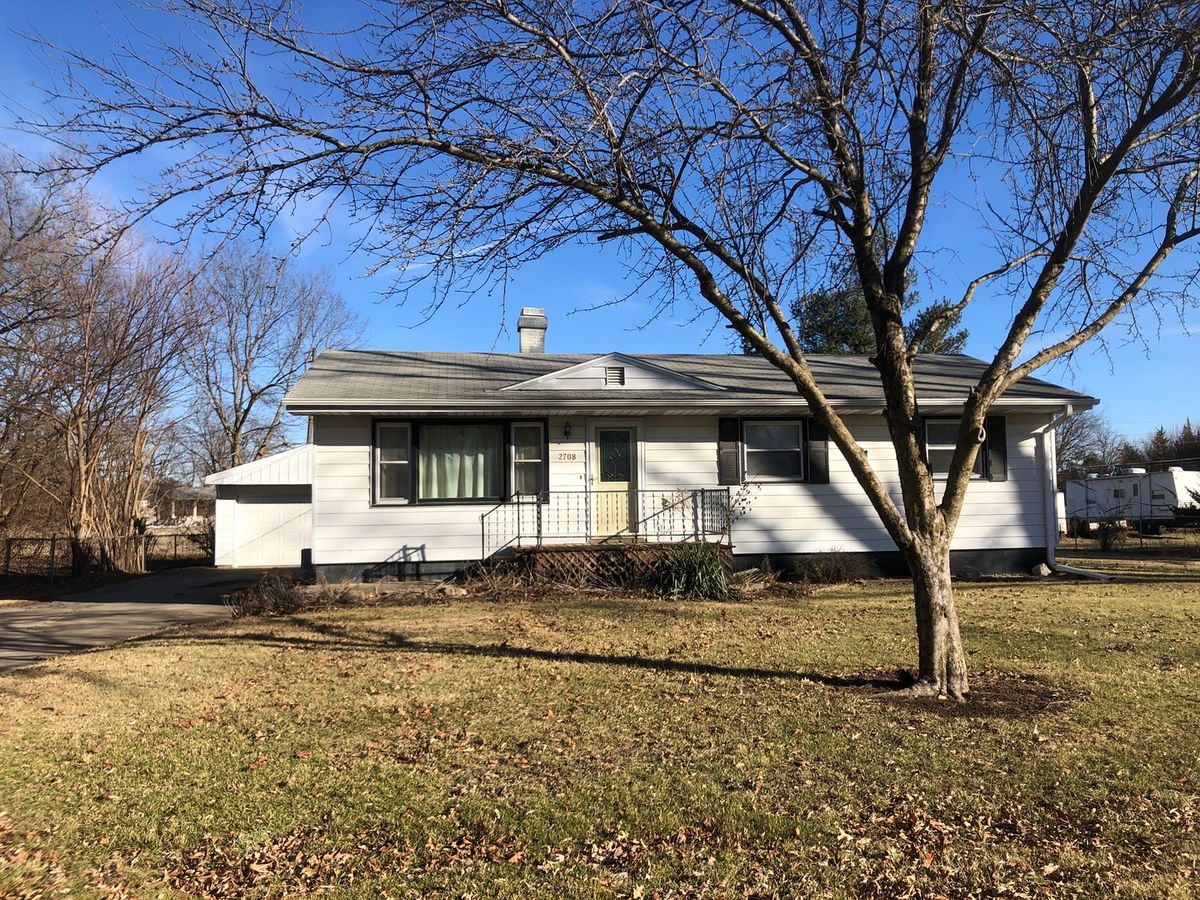 2708 Hobson Drive, Bloomington, IL 61704