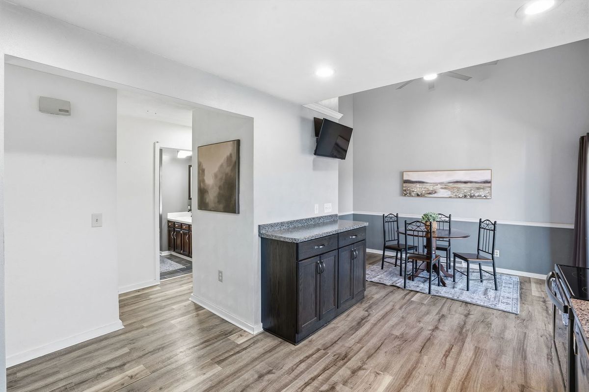 302 Fyre Lake Drive, Sherrard, IL 61281