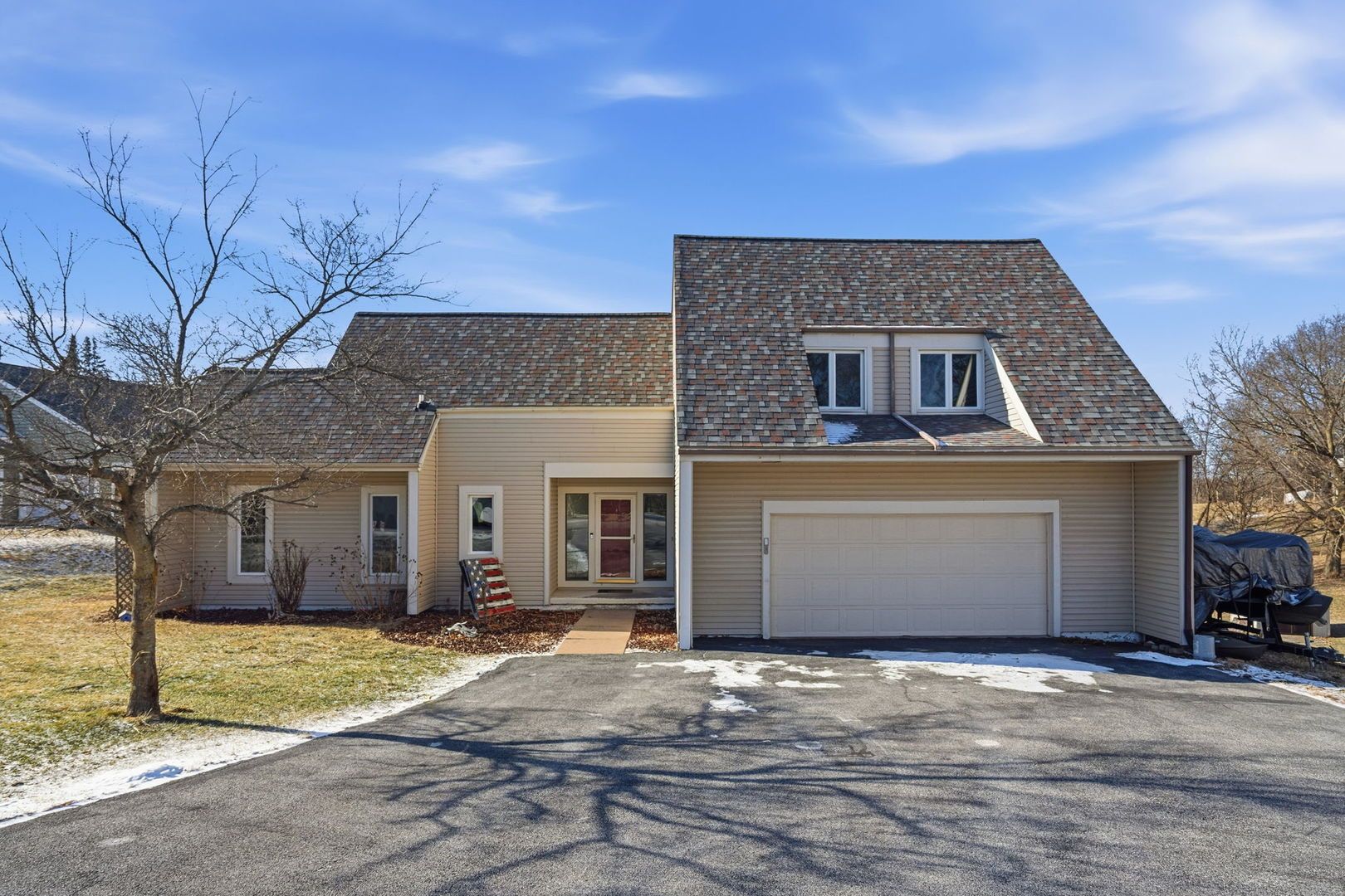 302 Fyre Lake Drive — Sherrard, IL 61281