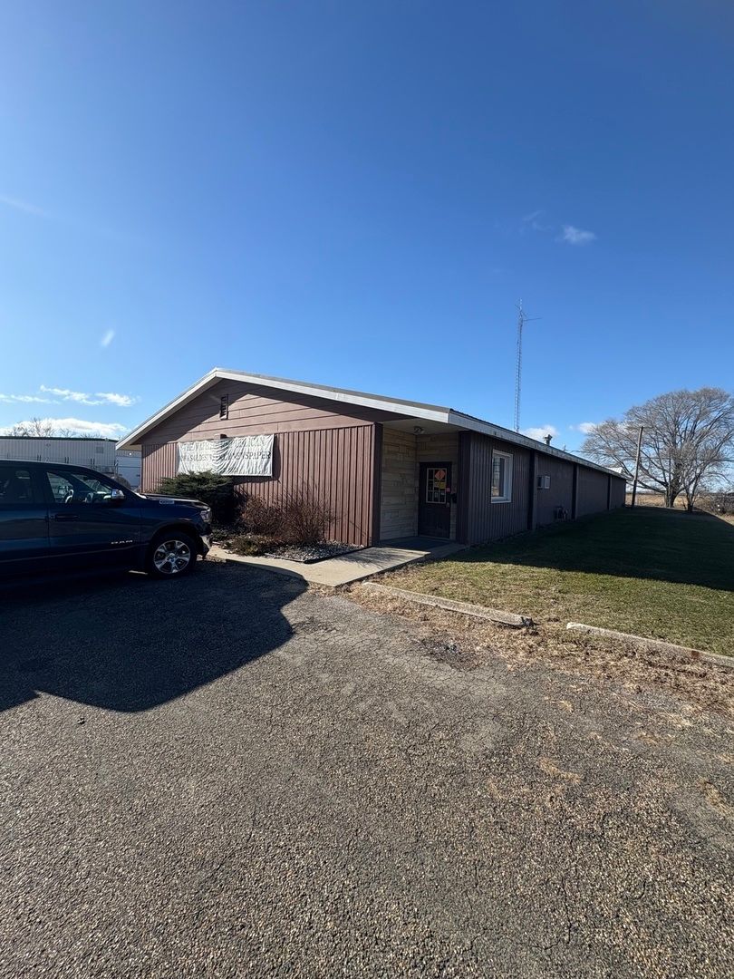 301 US Highway 61 S — Wapello, IA 52653