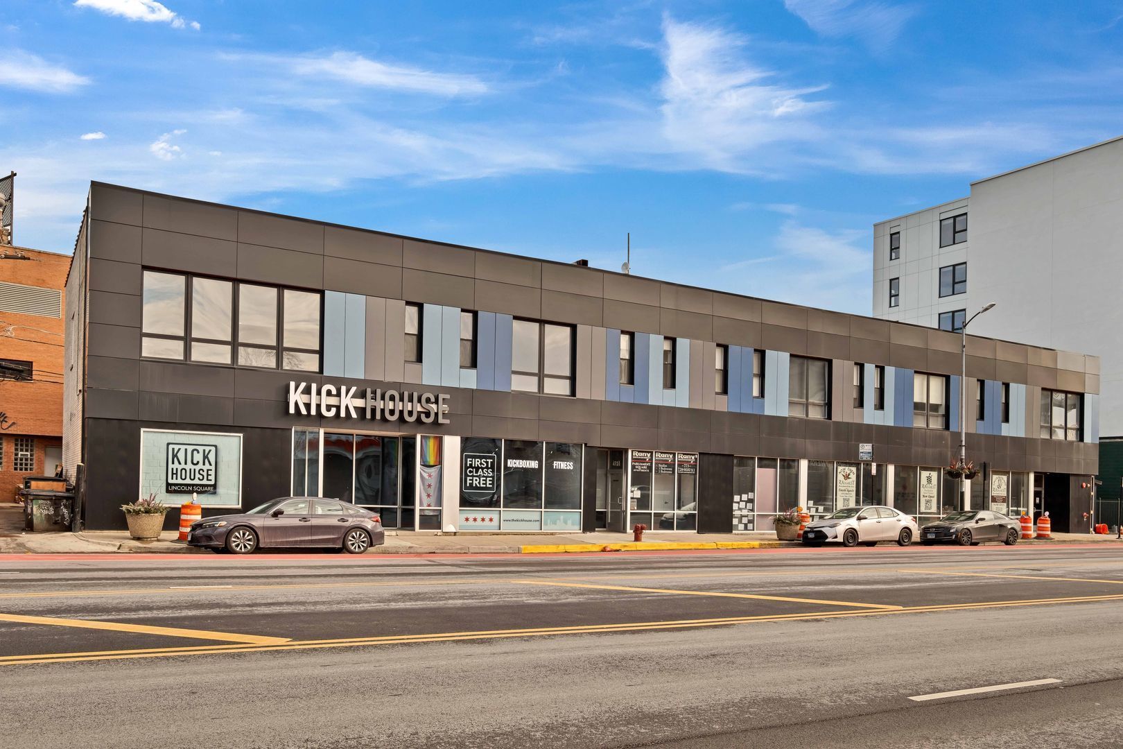 4725 Western Avenue — Chicago, IL 60625