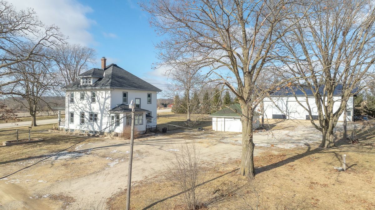 6259 N Pecatonica Road, Pecatonica, IL 61063