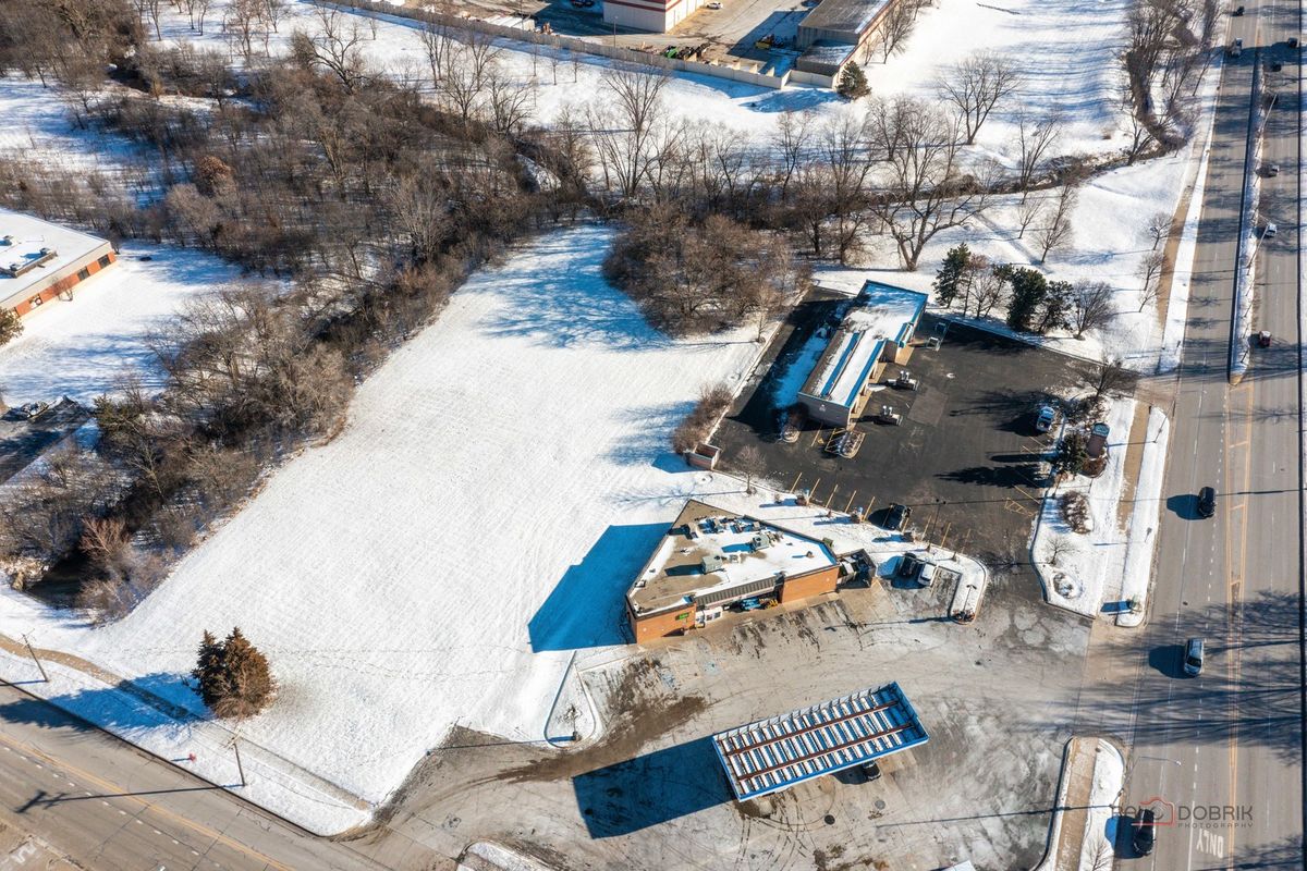 450 LILY CACHE Lane, Bolingbrook, IL 60440