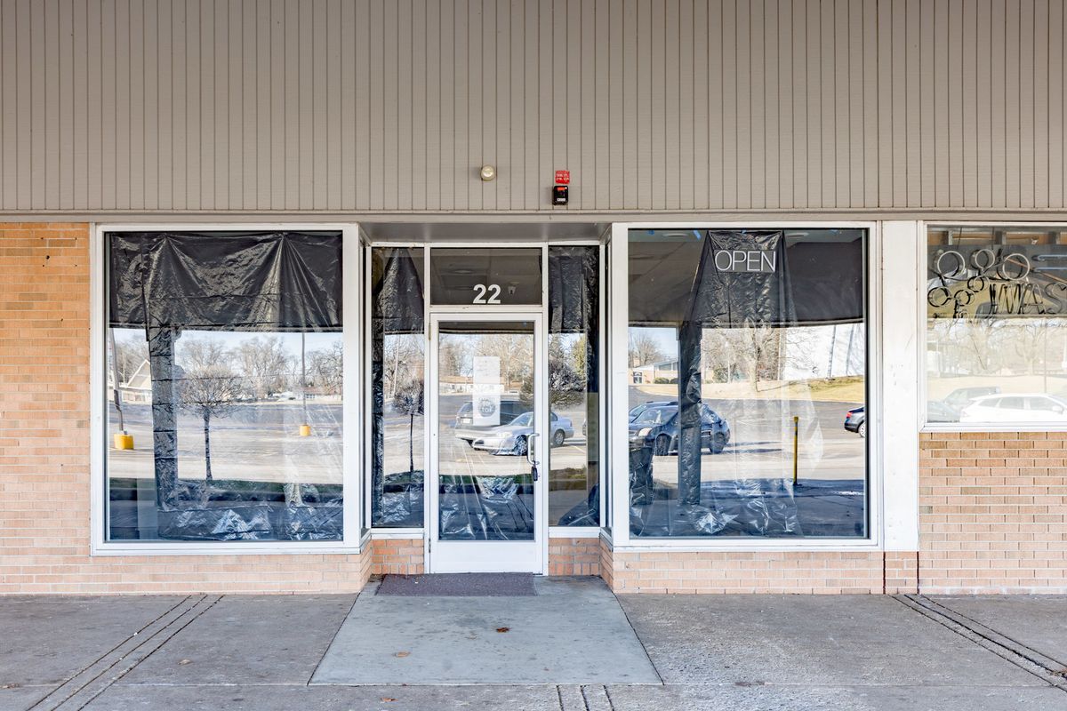 150 Kennedy Drive, Carpentersville, IL 60110