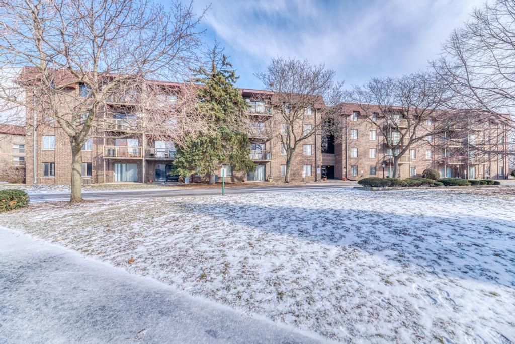 830 Elder Road #B303 — Homewood, IL 60430