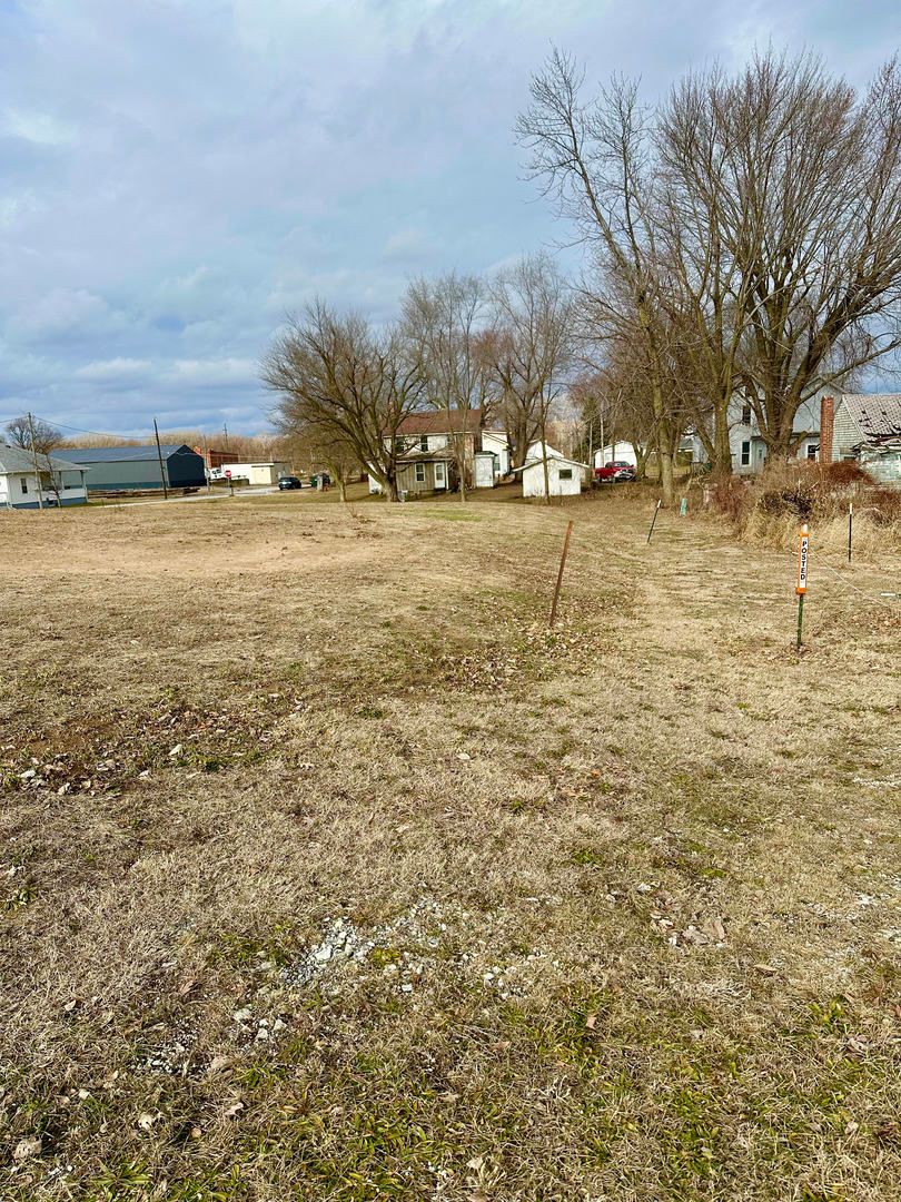 208 & 210 S 5th Street, Keithsburg, IL 61442