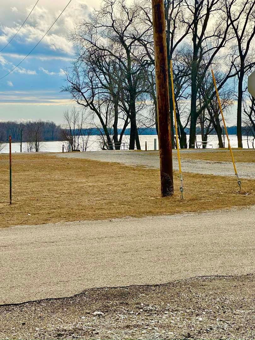 208 & 210 S 5th Street, Keithsburg, IL 61442