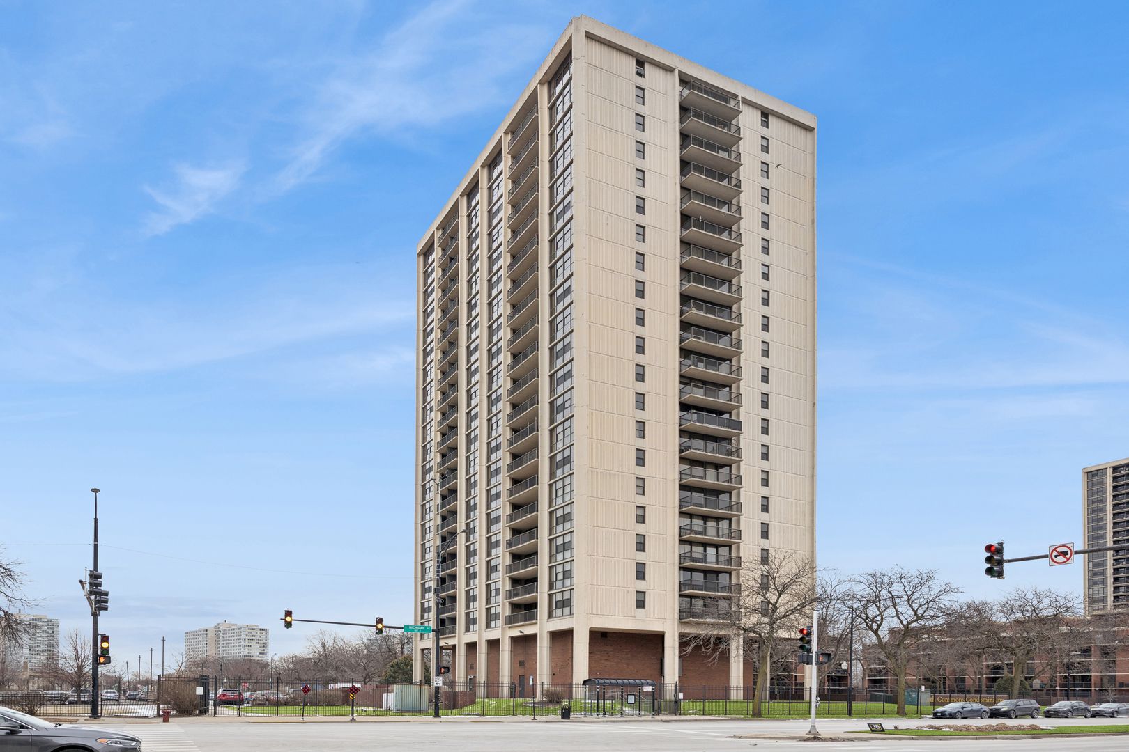 2901 S Michigan Avenue #808-9 — Chicago, IL 60616