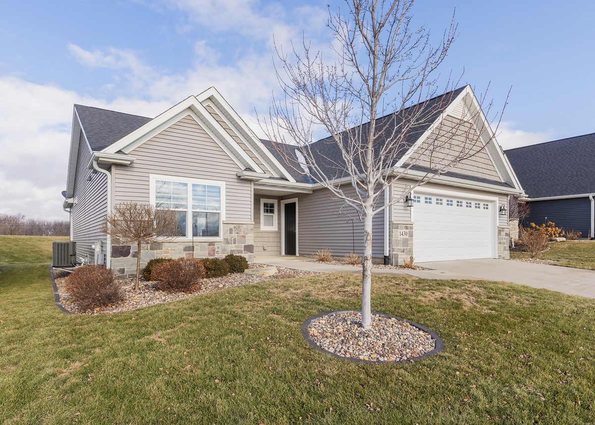 1430 Olde Brandy Lane, Davenport, IA 52807