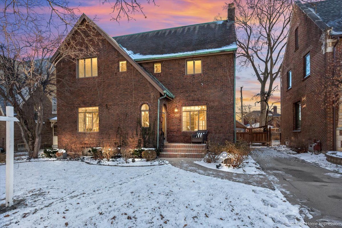 9837 S Hamilton Avenue — Chicago, IL 60643