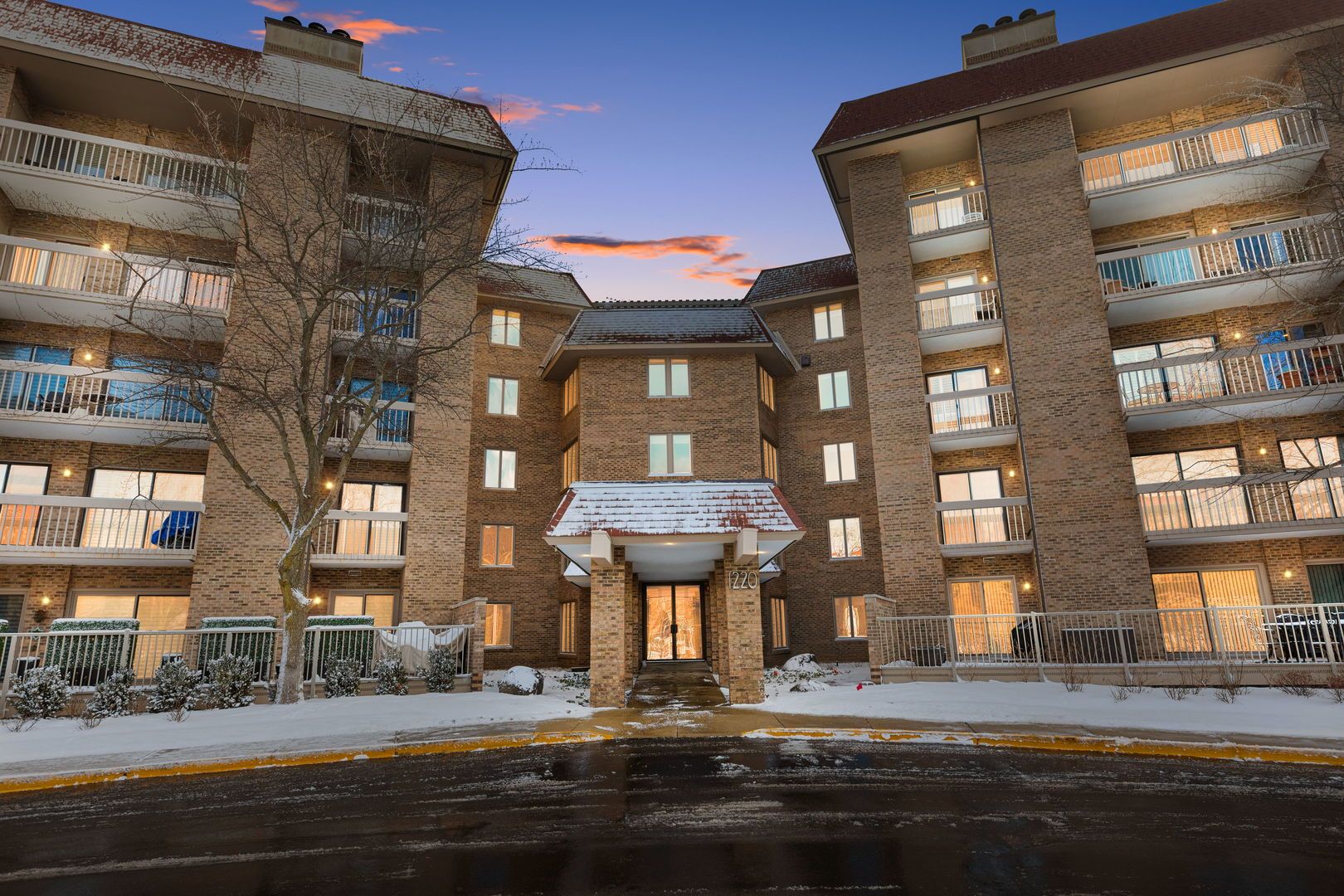 1220 Rudolph Road #3H — Northbrook, IL 60062