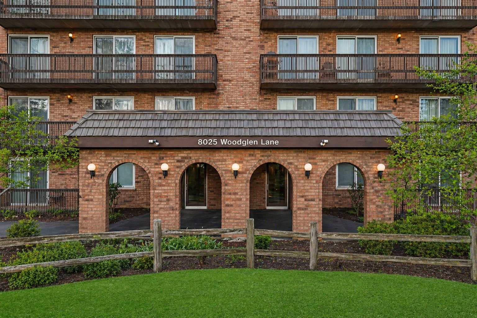 8025 Woodglen Lane #309 — Downers Grove, IL 60516