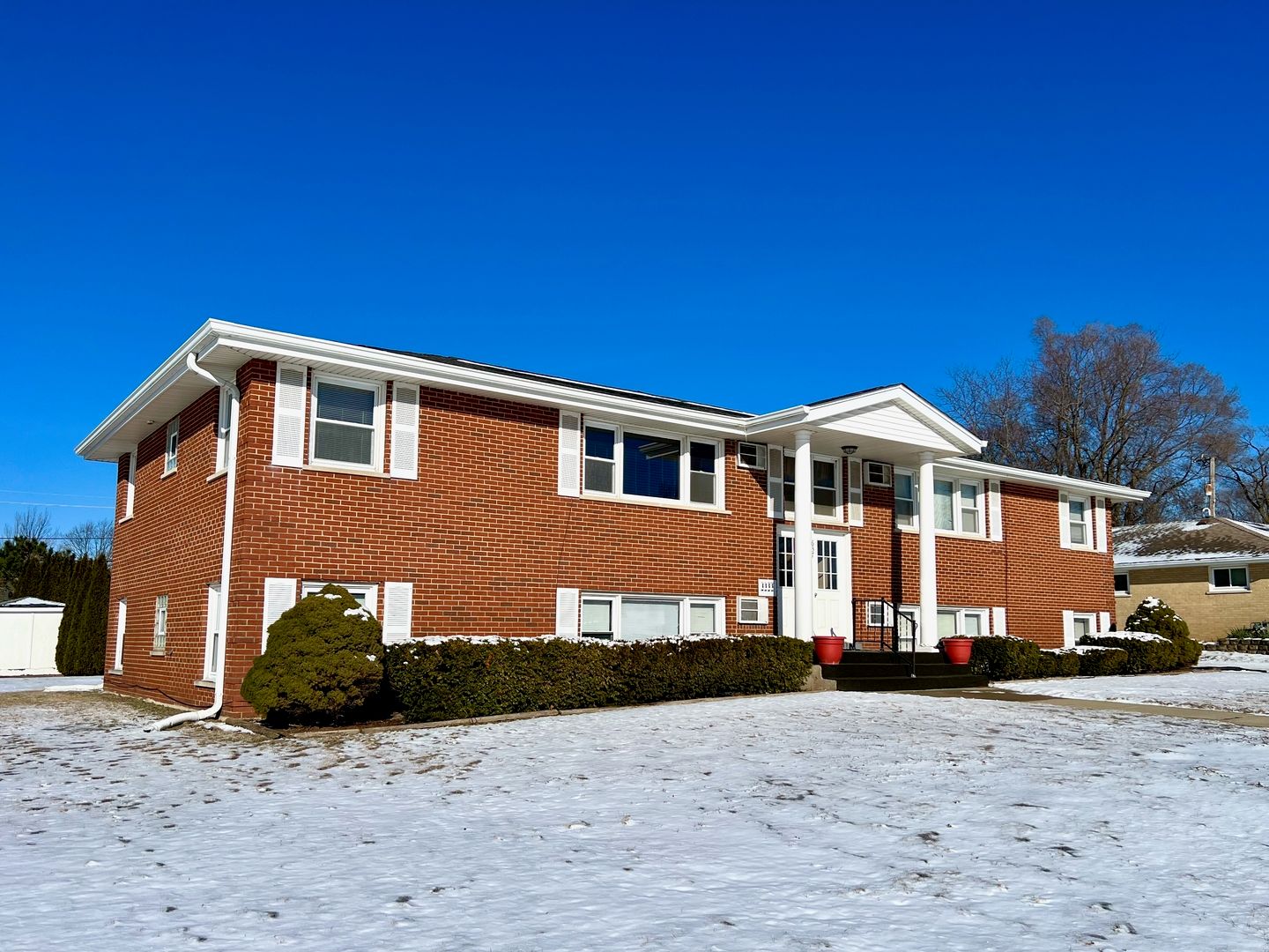 637 Pasadena Avenue #2W — Beecher, IL 60401