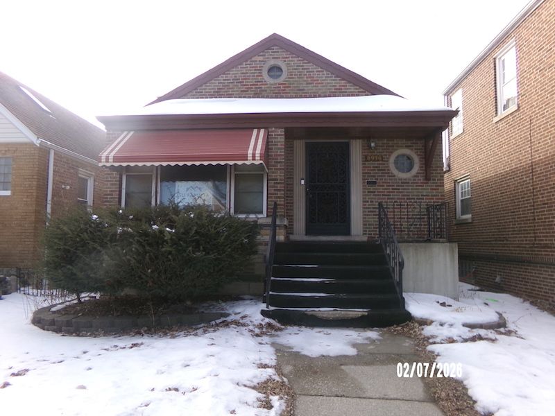 8936 Jeffery Boulevard, Chicago, IL 60617