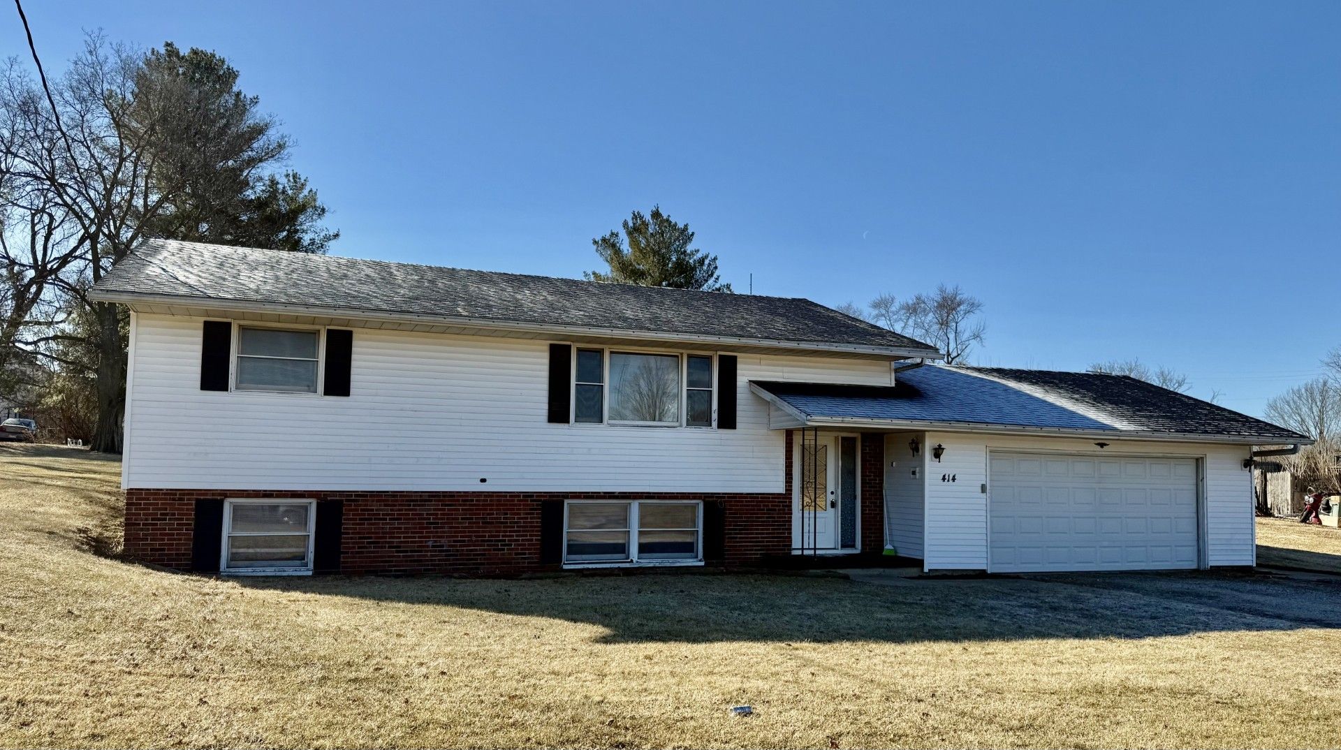 414 E Main Street — Toulon, IL 61483