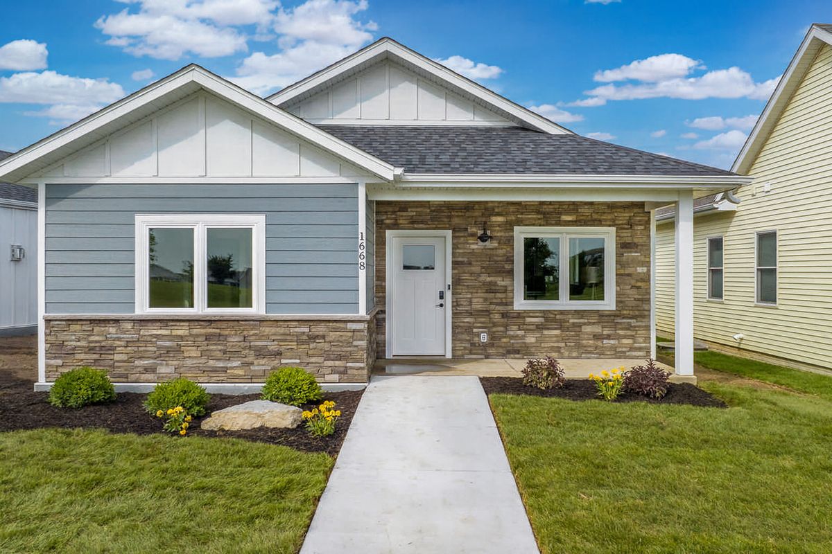 1668 Olde Brandy Lane, Davenport, IA 52807