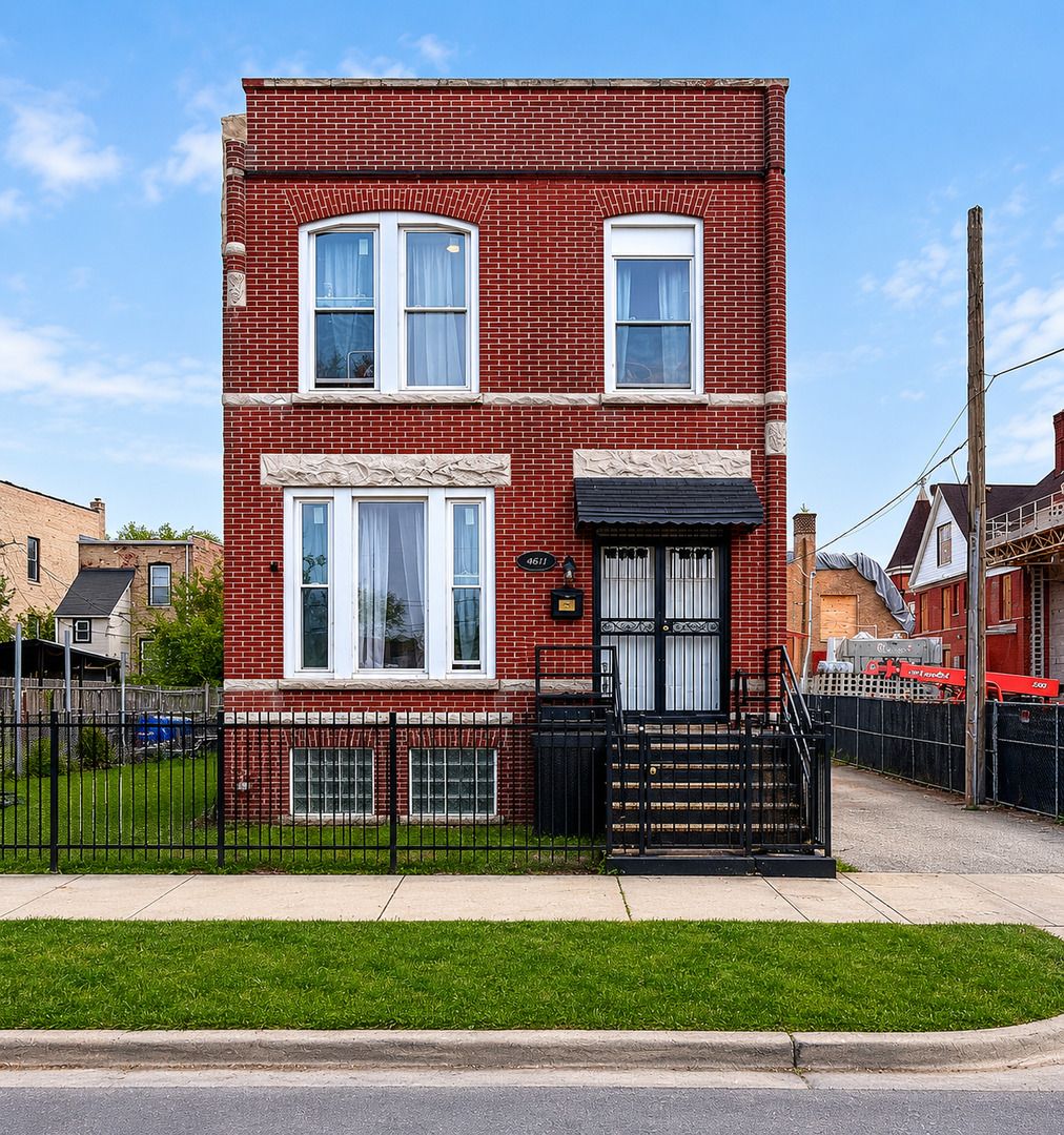 2671 W Maypole Avenue — Chicago, IL 60612