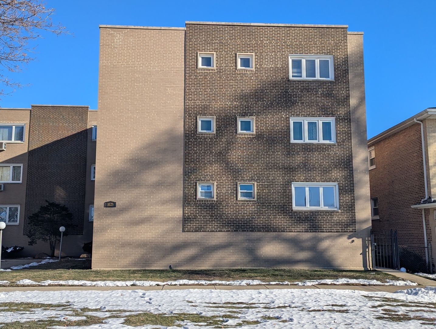 8125 S King Drive #D1 — Chicago, IL 60619