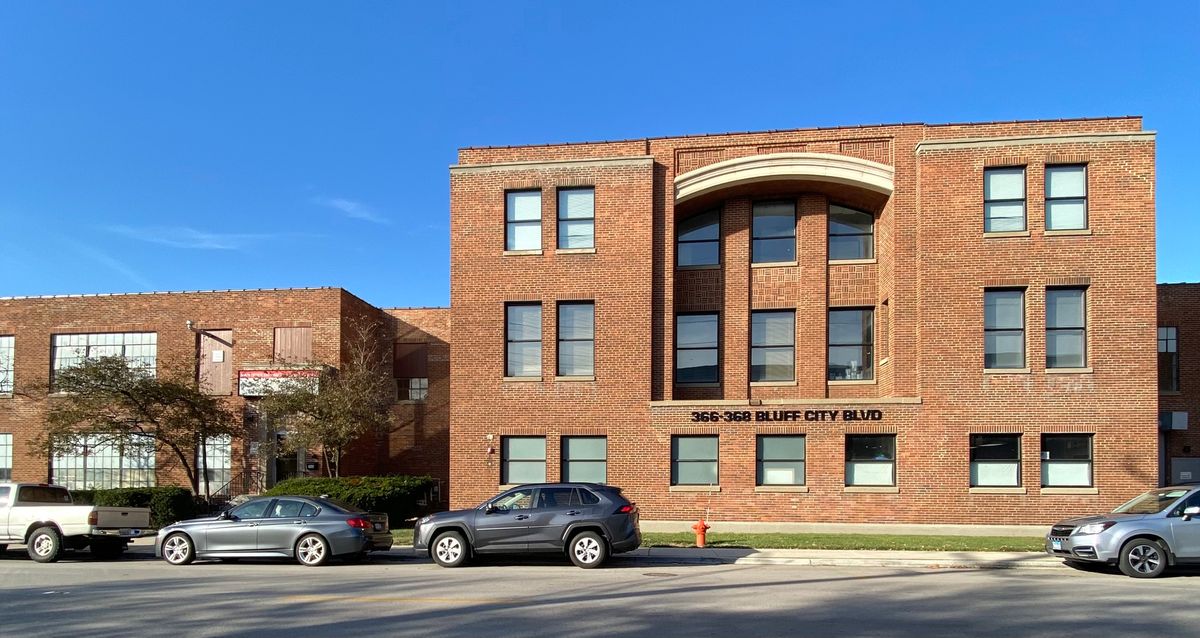 366 Bluff City Boulevard, Elgin, IL 60120