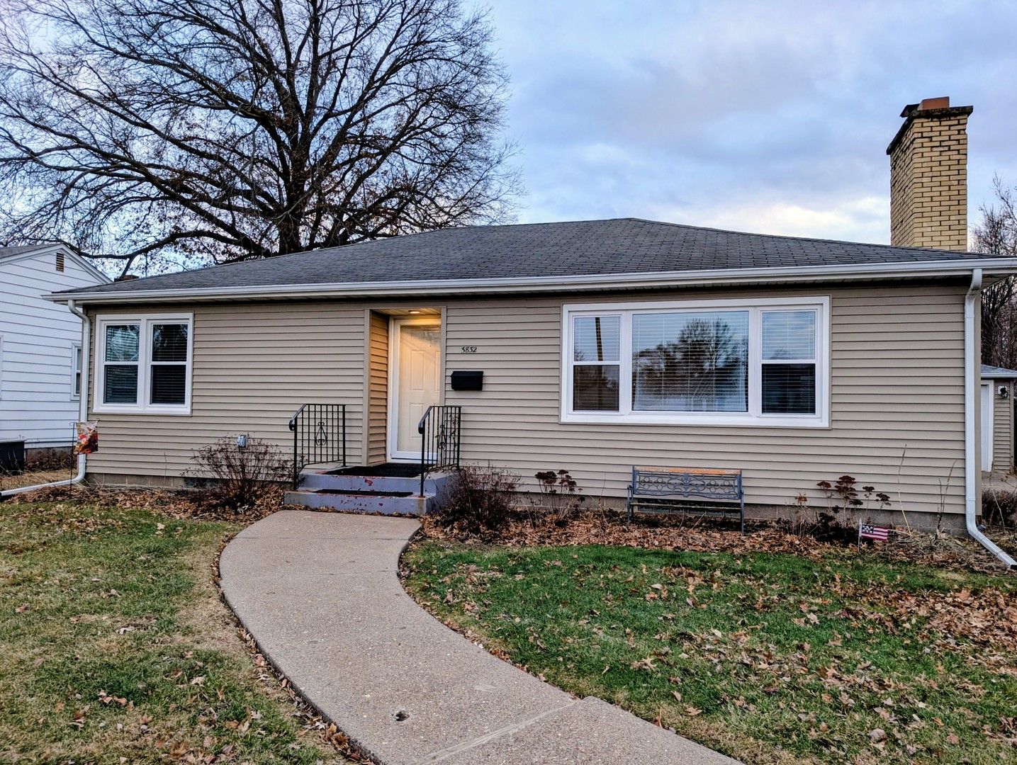 3832 27th Avenue — Rock Island, IL 61201