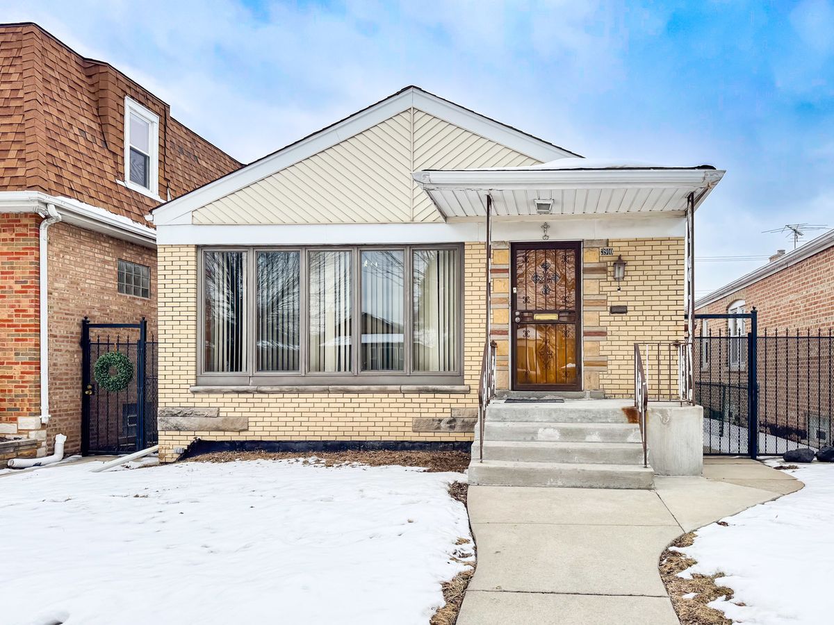 3910 MARQUETTE Road, Chicago, IL 60629