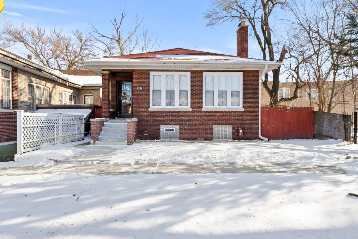 8249 Harper Avenue, Chicago, IL 60619