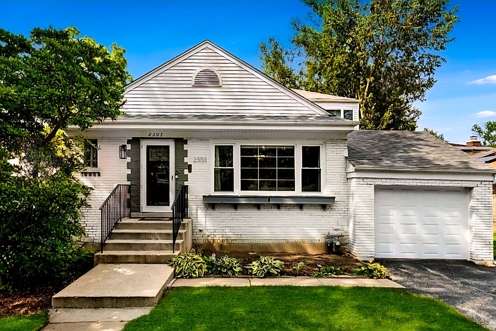 2303 Hutchison Road — Flossmoor, IL 60422
