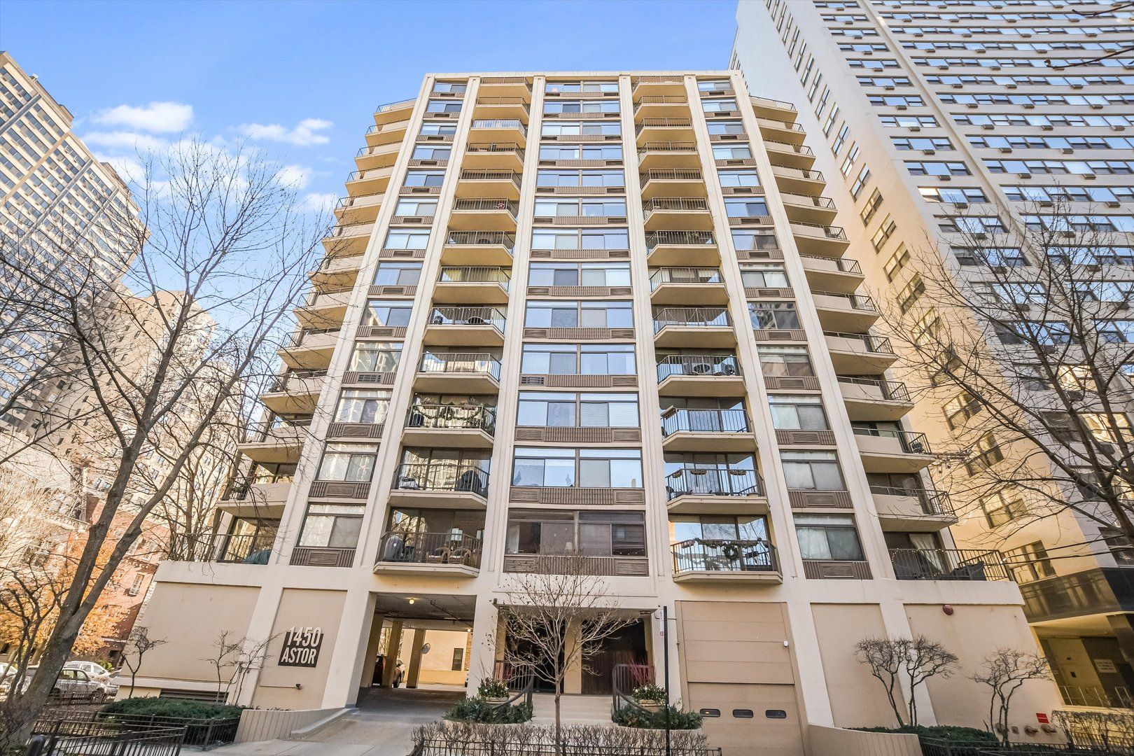 1450 N Astor Street #15AB — Chicago, IL 60610