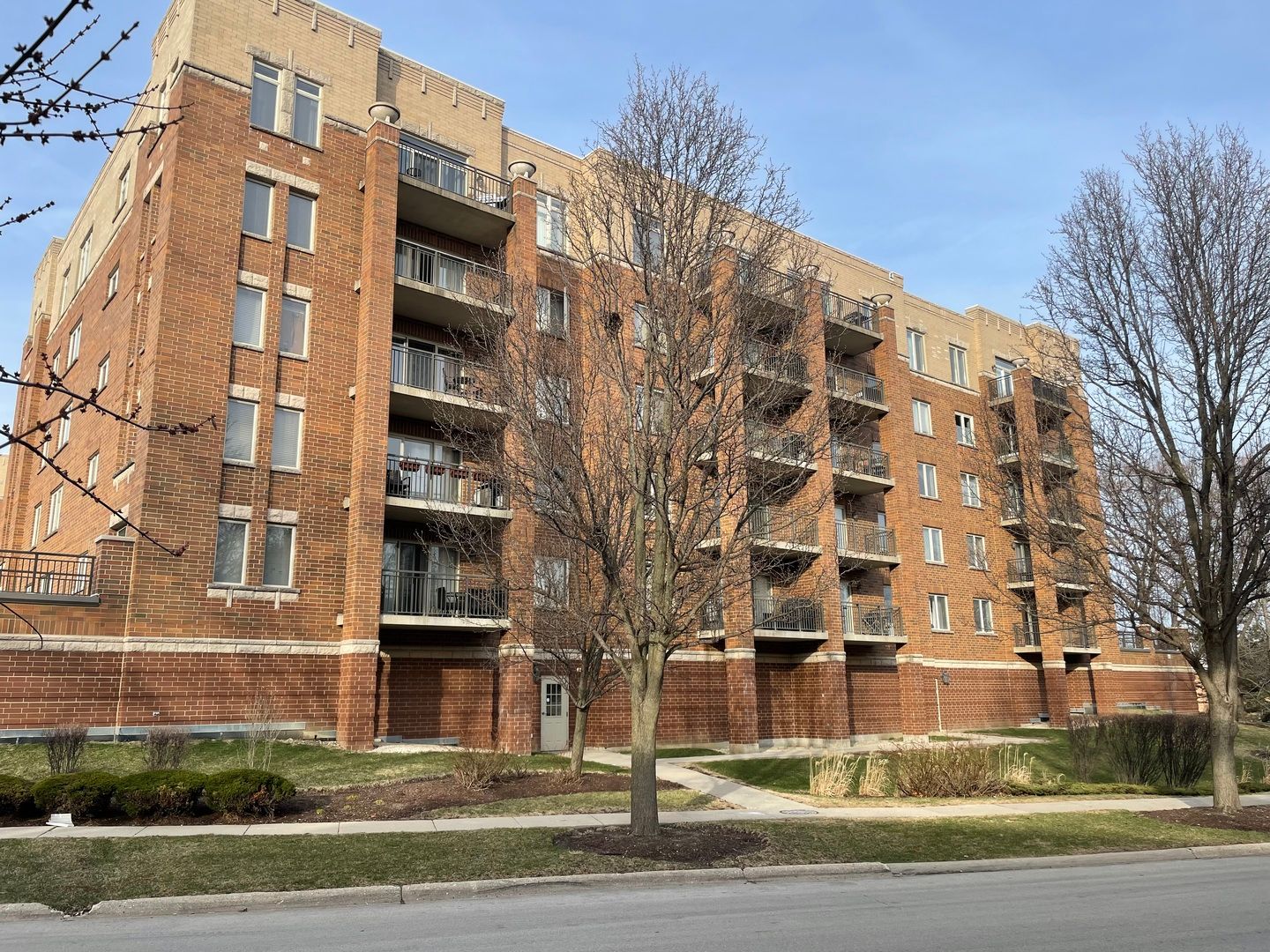 655 Perrie Drive — Elk Grove Village, IL 60007