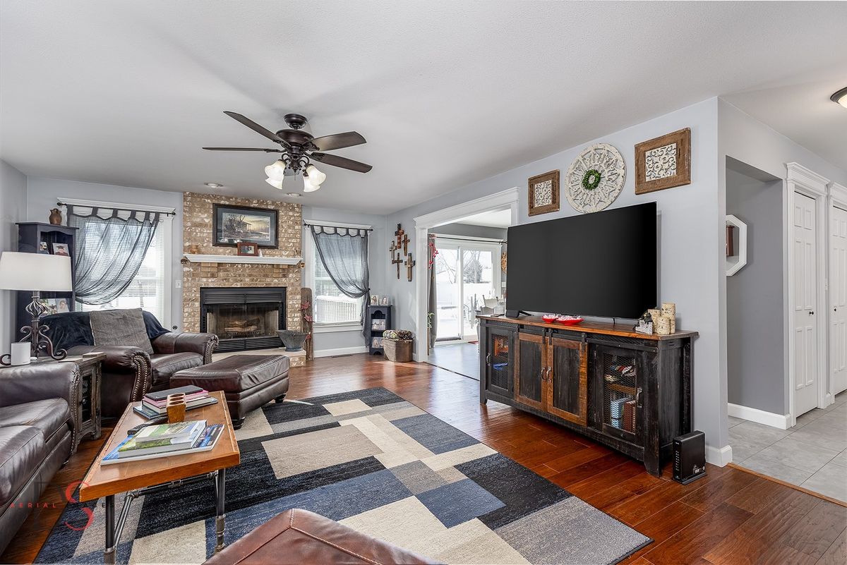 1565 Lake Drive, Morris, IL 60450