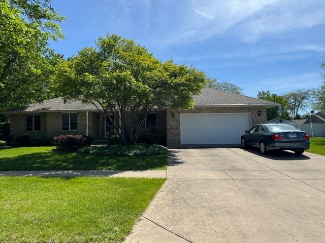 1565 Lake Drive, Morris, IL 60450