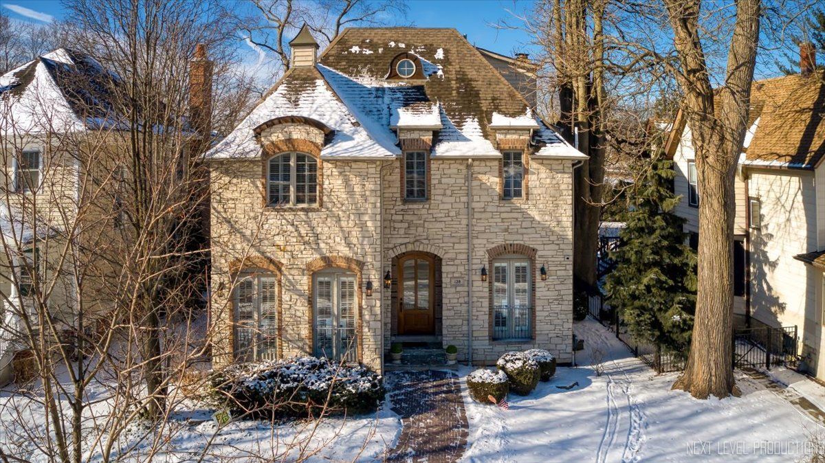 128 Clay Street, Hinsdale, IL 60521