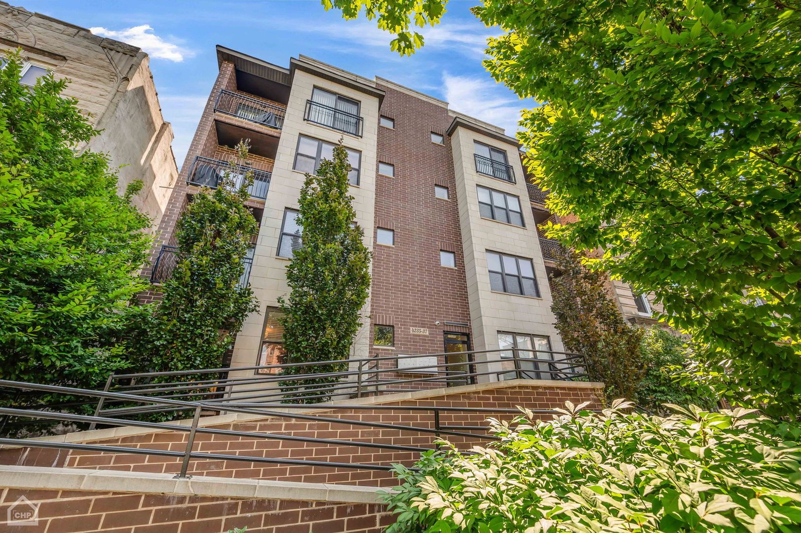 4235 S Calumet Avenue — Chicago, IL 60653