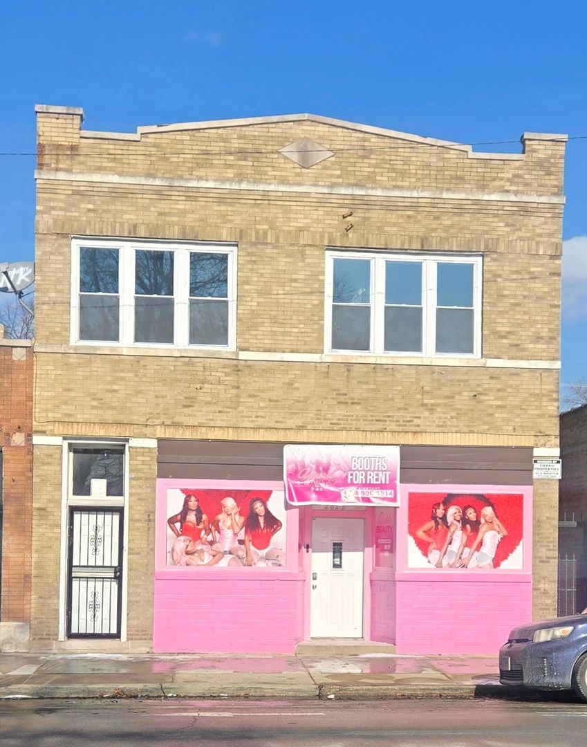 2822 W Marquette Road #2F — Chicago, IL 60629
