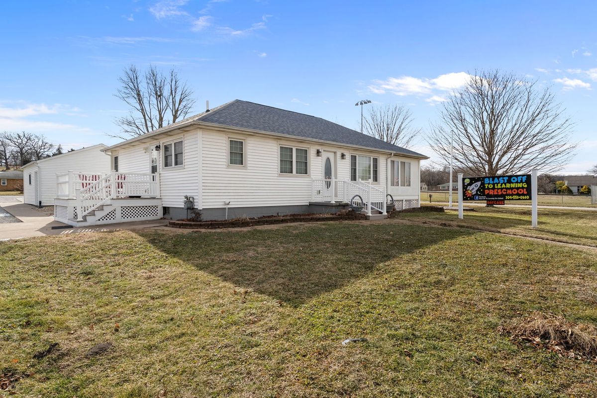 206 6th Avenue E, Andalusia, IL 61232