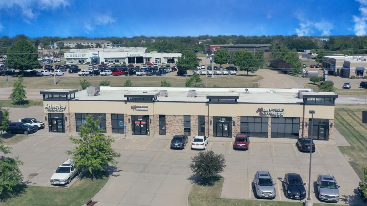 3260 Ridge Pointe Road — Bettendorf, IA 52722