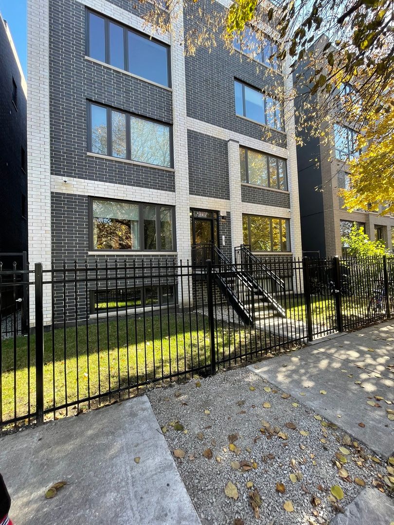 215 Hamilton Avenue, Chicago, IL 60612