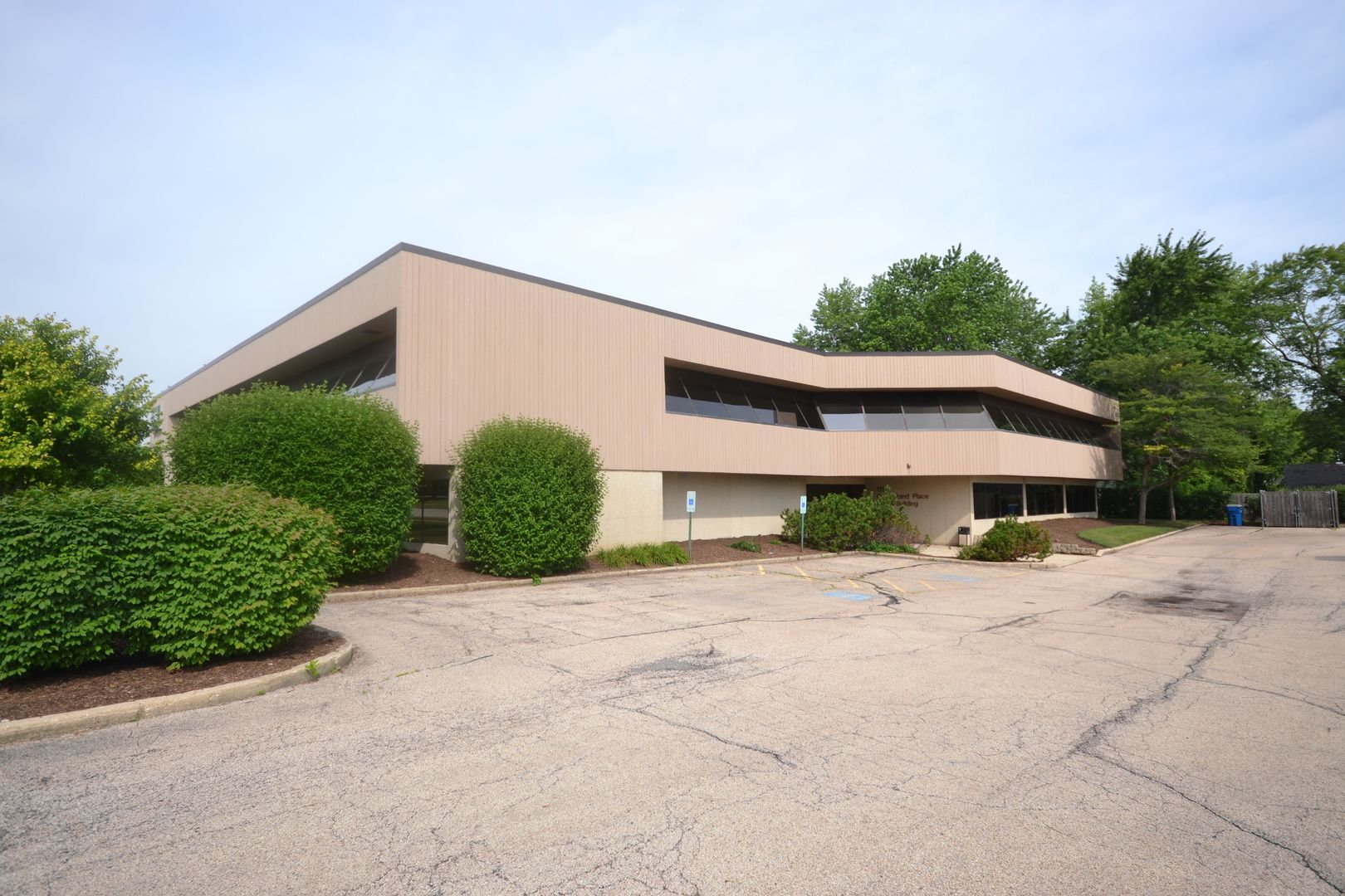 1750 Grandstand Place #2 — Elgin, IL 60123