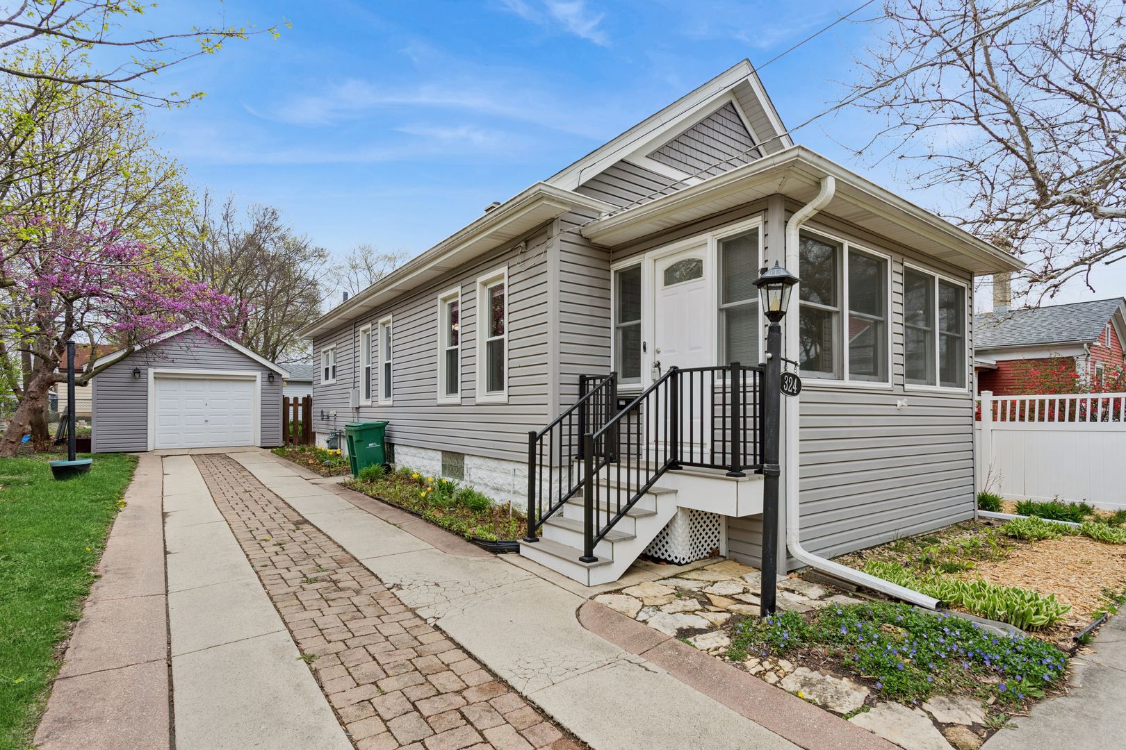 324 E 13th Street — Lockport, IL 60441