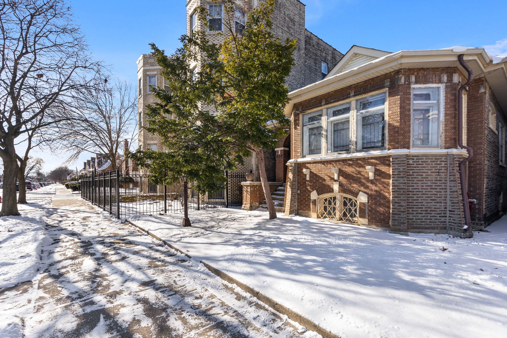 8152 S Wood Street — Chicago, IL 60620