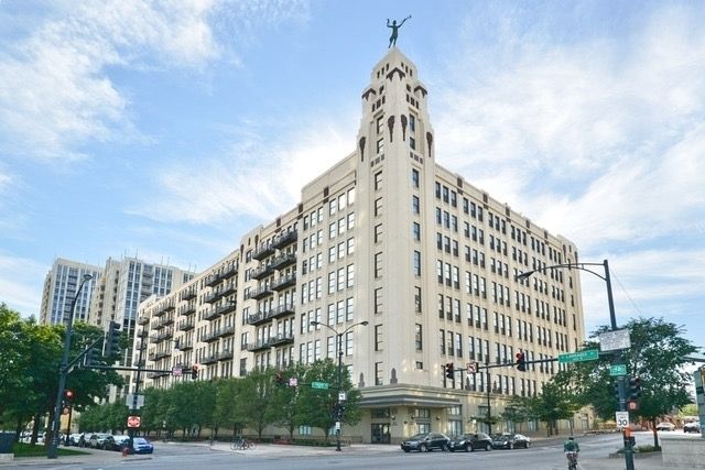 758 N Larrabee Street #411 — Chicago, IL 60654