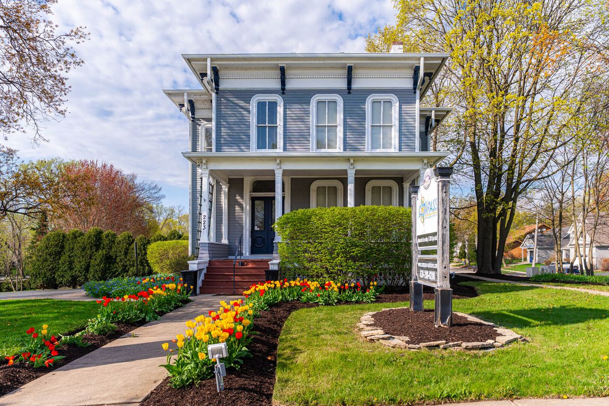 223 State Street, Geneva, IL 60134