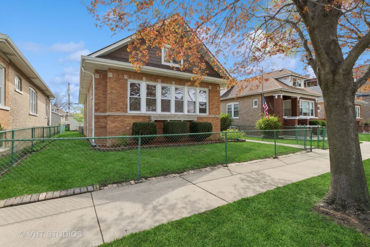 4025 Menard Avenue, Chicago, IL 60634