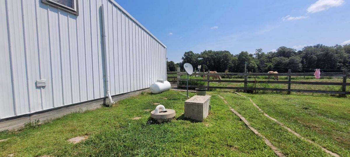 3499 E Snapshot Road E, Woodlawn, IL 62898