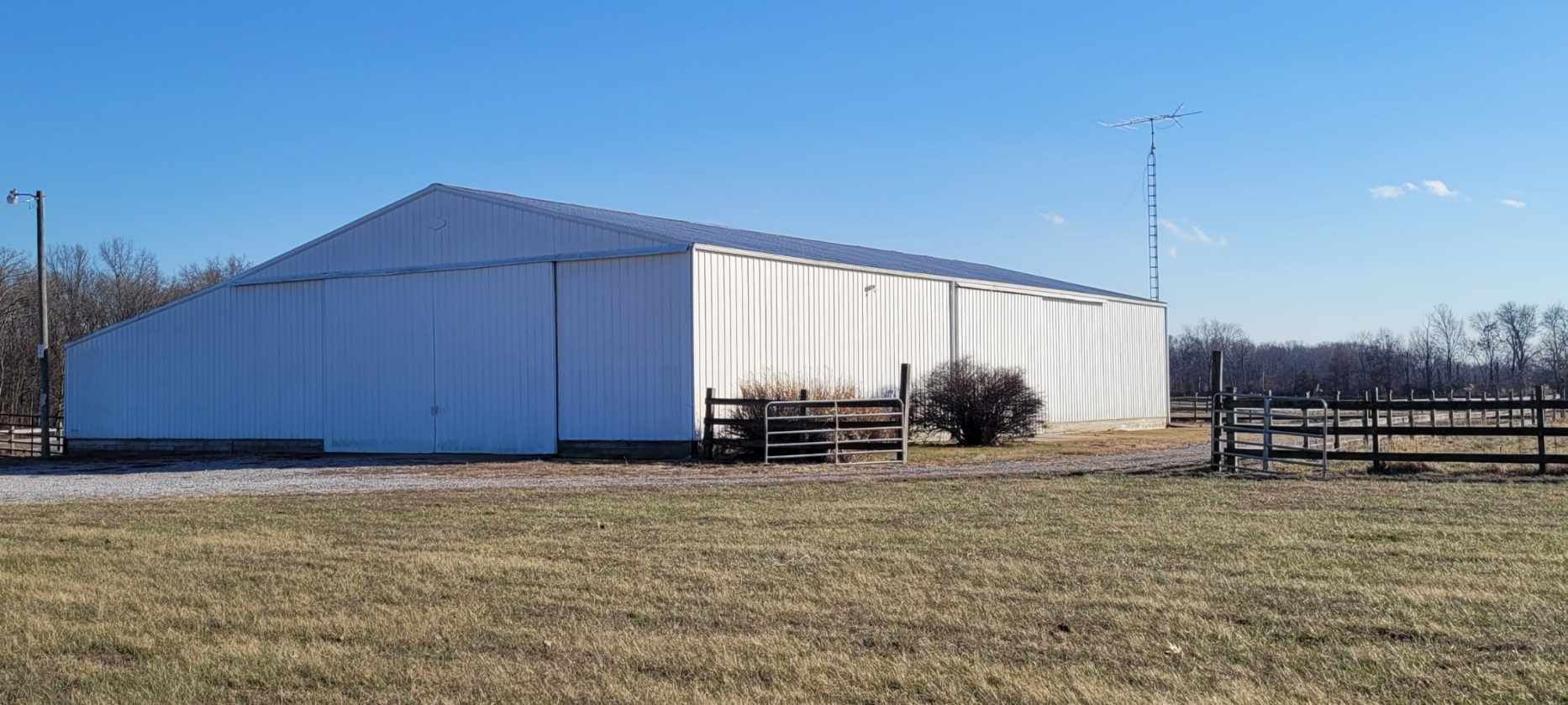 3499 E Snapshot Road E — Woodlawn, IL 62898