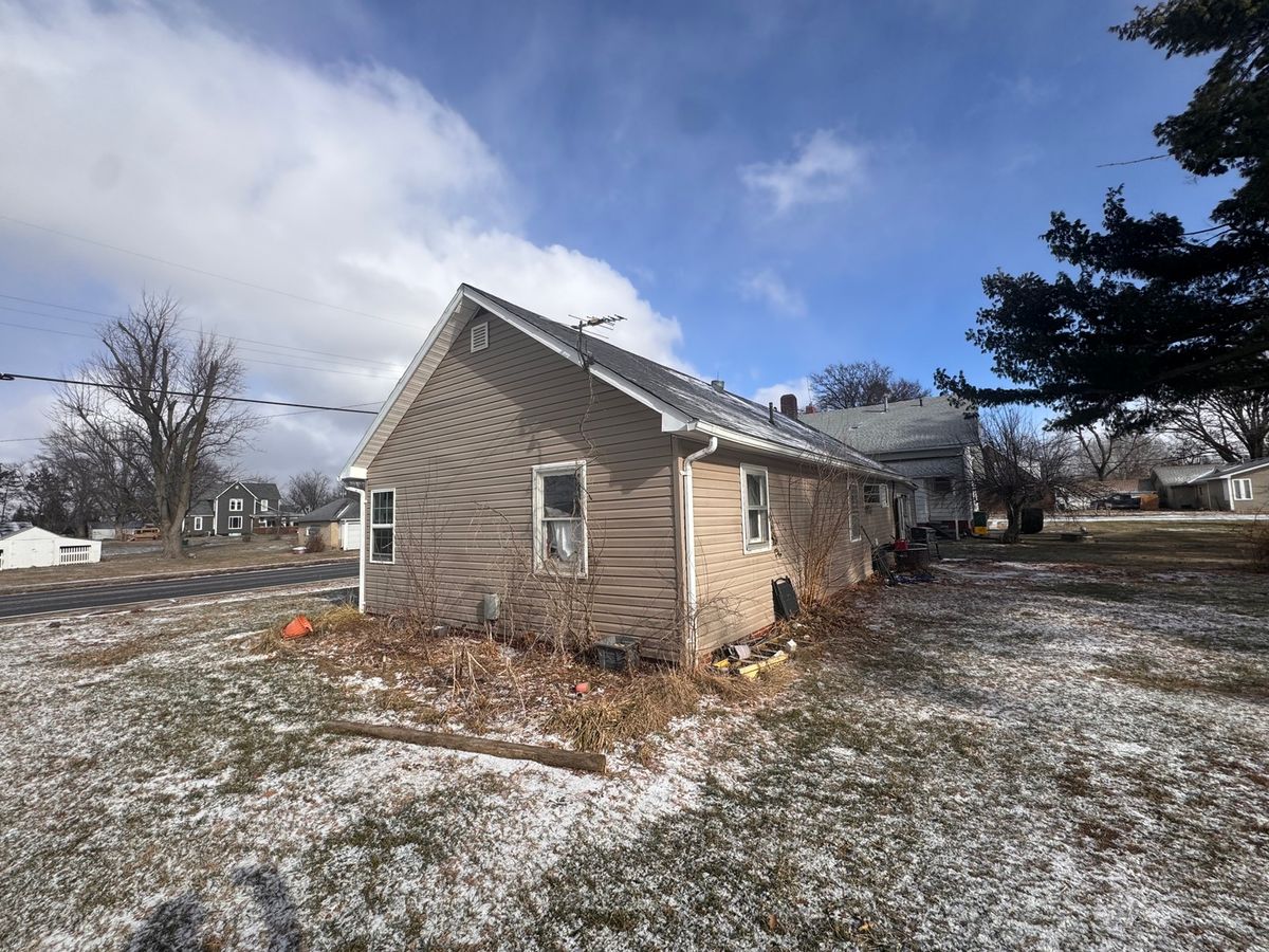 315 W Washington Street, Blandinsville, IL 61420