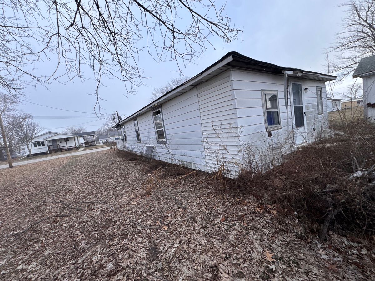 454 S 7th Avenue, Canton, IL 61520