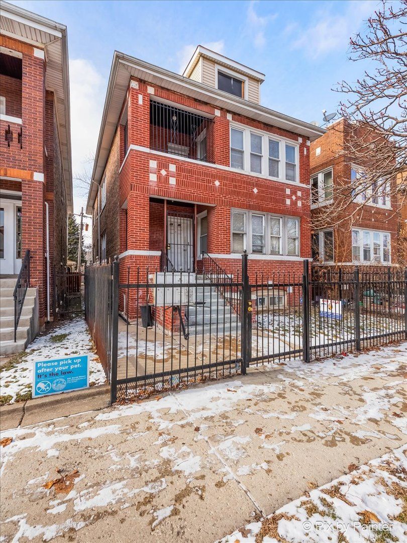 7030 S Artesian Avenue — Chicago, IL 60629