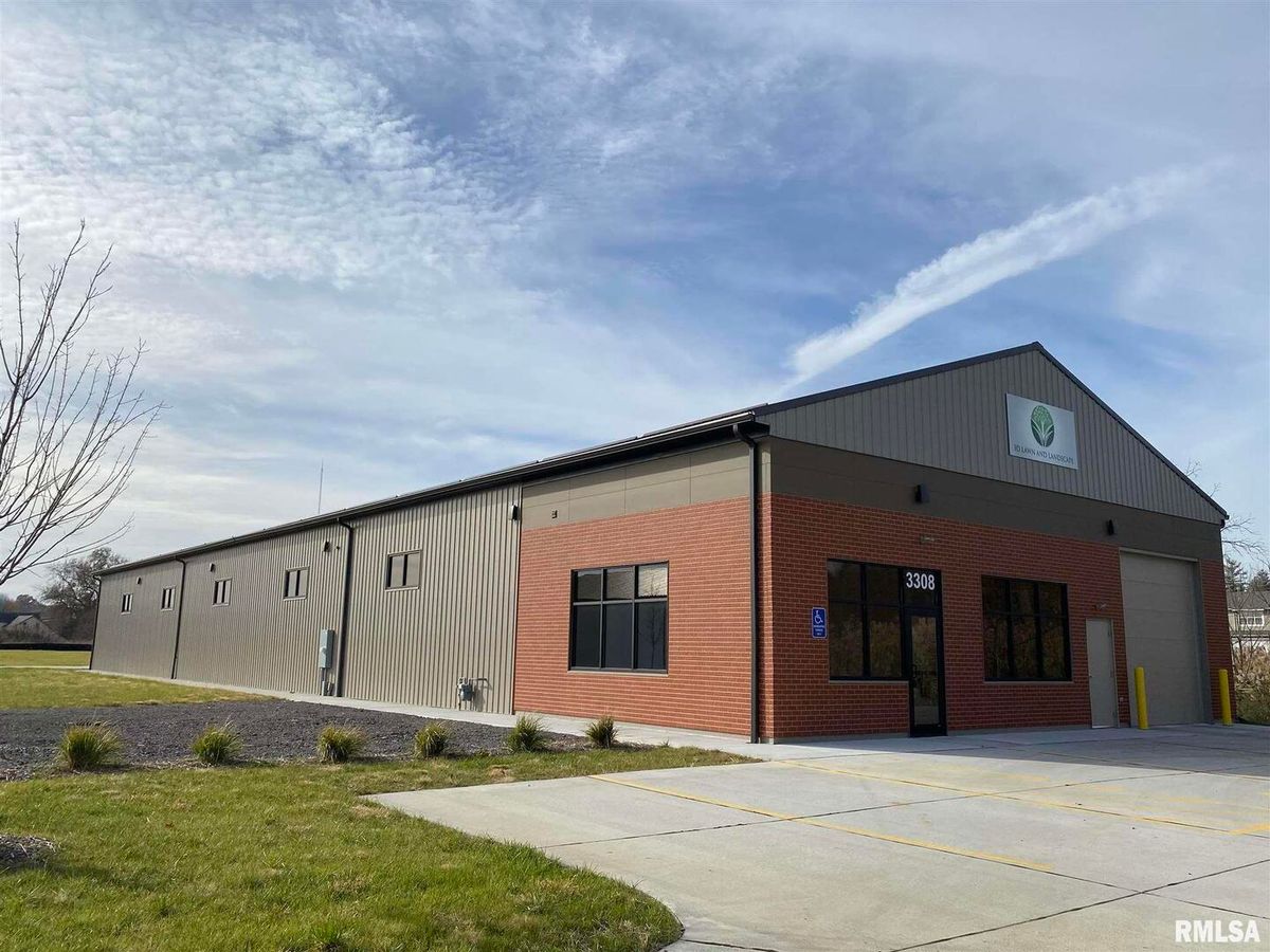 3308 MOENCKS Court, Bettendorf, IA 52722