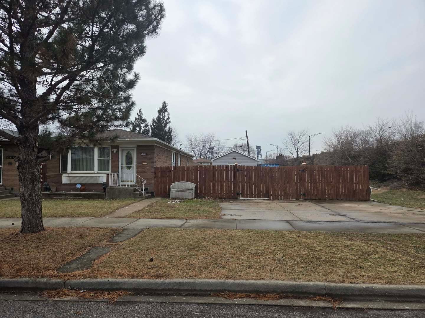 12622 S Marquette Avenue — Chicago, IL 60633